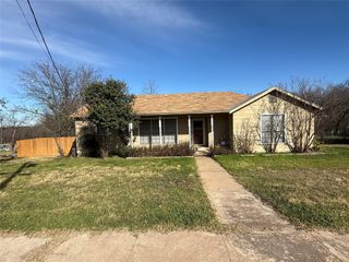 609 E Henry, Hamilton, TX 76531