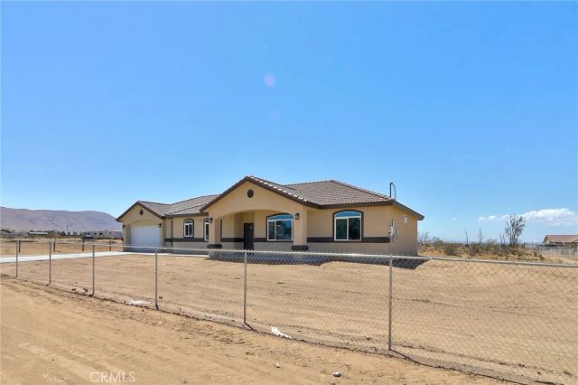 11152 Chipmunk Road, Apple Valley, CA 92308