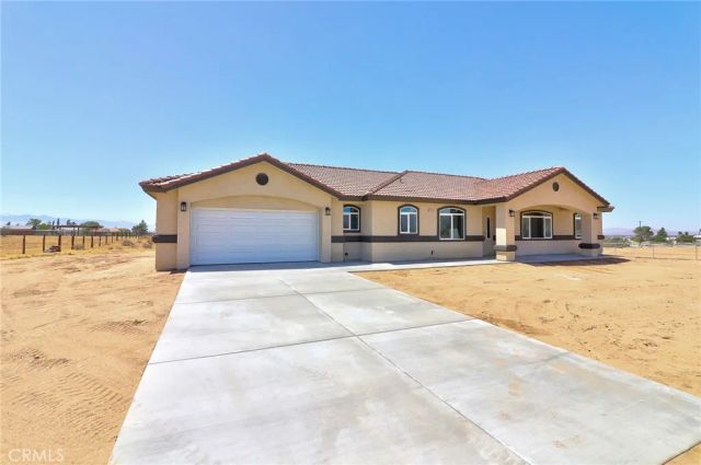 11152 Chipmunk Road, Apple Valley, CA 92308