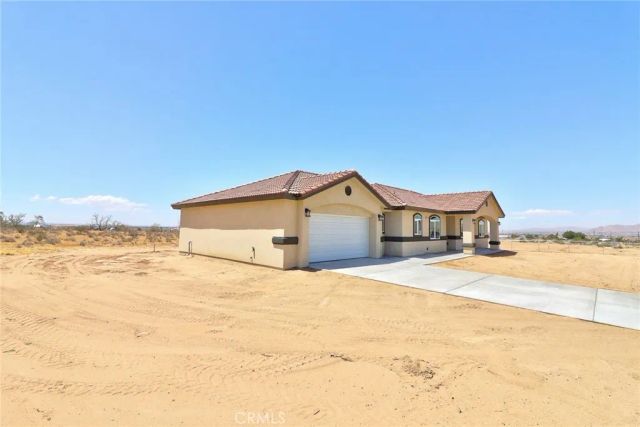 11152 Chipmunk Road, Apple Valley, CA 92308