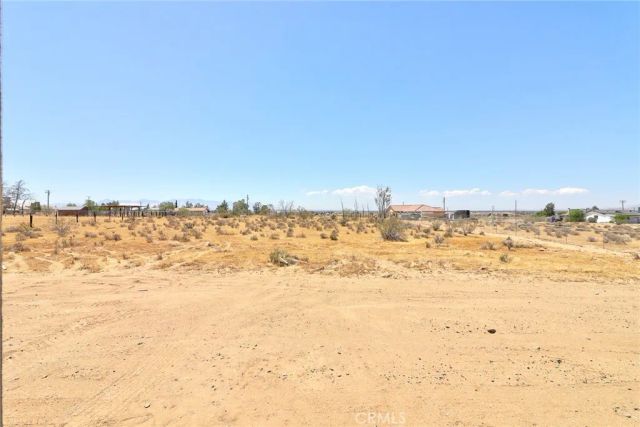 11152 Chipmunk Road, Apple Valley, CA 92308