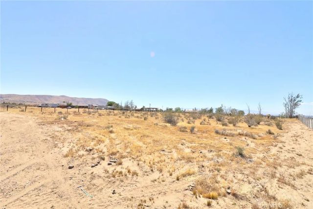 11152 Chipmunk Road, Apple Valley, CA 92308