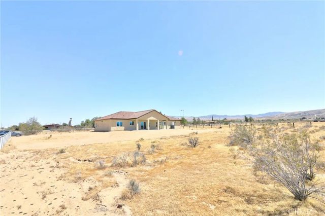 11152 Chipmunk Road, Apple Valley, CA 92308