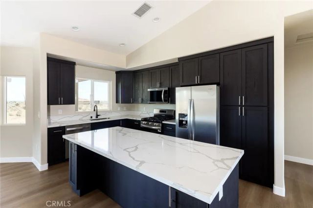 11152 Chipmunk Road, Apple Valley, CA 92308