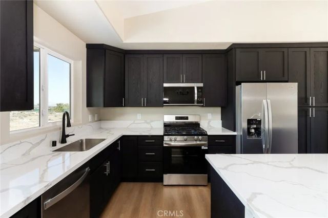 11152 Chipmunk Road, Apple Valley, CA 92308