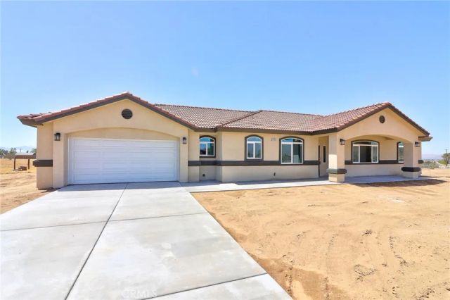 11152 Chipmunk Road, Apple Valley, CA 92308