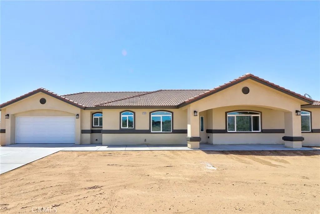 11152 Chipmunk Road, Apple Valley, CA 92308