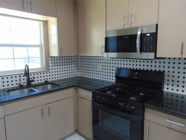 4312 Franklin Street, Lancaster, TX 75134