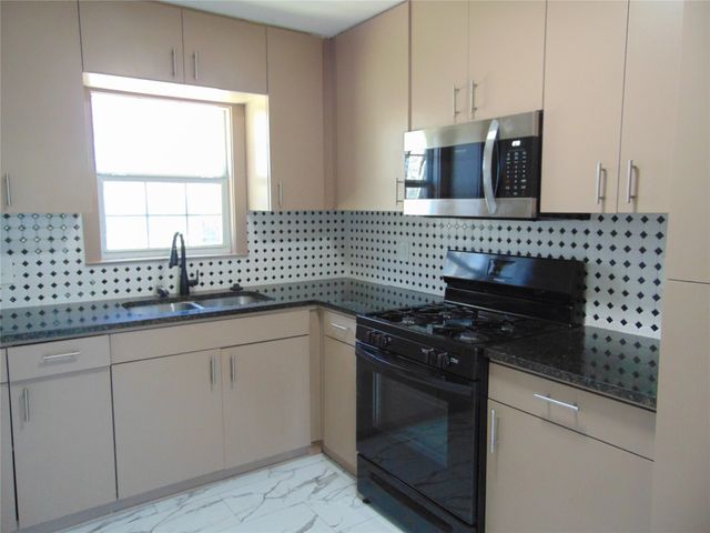 4312 Franklin Street, Lancaster, TX 75134