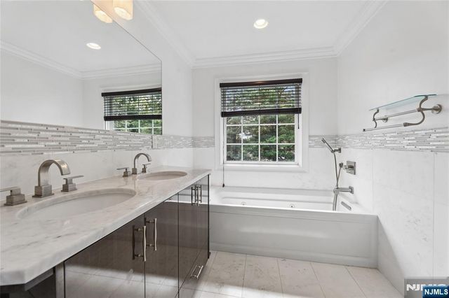 84 Woodmere Lane, Tenafly, NJ 07670