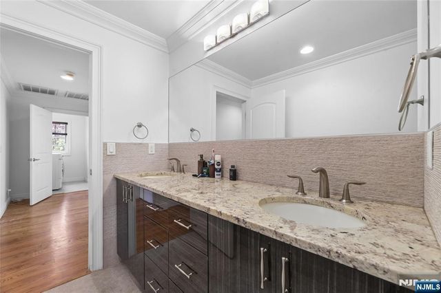 84 Woodmere Lane, Tenafly, NJ 07670