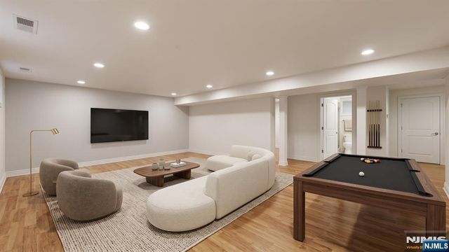 84 Woodmere Lane, Tenafly, NJ 07670