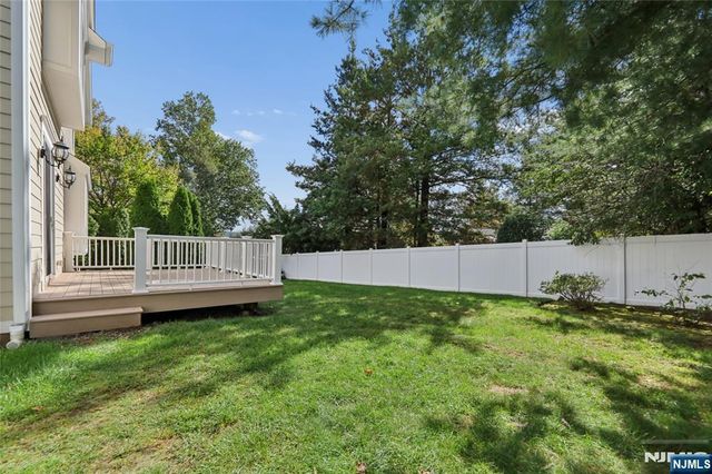 84 Woodmere Lane, Tenafly, NJ 07670