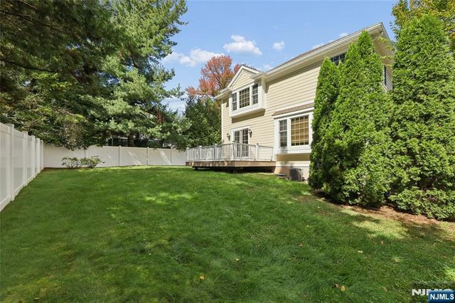 84 Woodmere Lane, Tenafly, NJ 07670