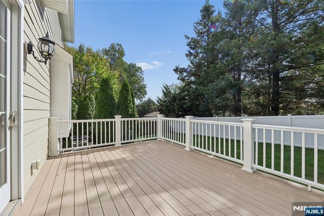 84 Woodmere Lane, Tenafly, NJ 07670
