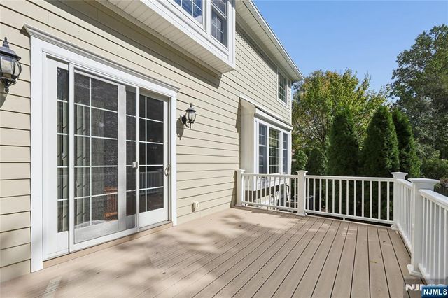 84 Woodmere Lane, Tenafly, NJ 07670
