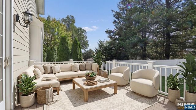 84 Woodmere Lane, Tenafly, NJ 07670