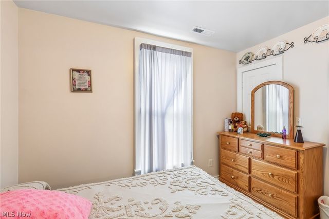 15124 Lake Avenue, Middlefield, OH 44062