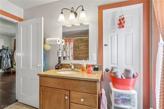 15124 Lake Avenue, Middlefield, OH 44062