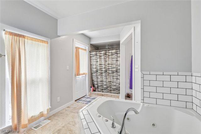 15124 Lake Avenue, Middlefield, OH 44062