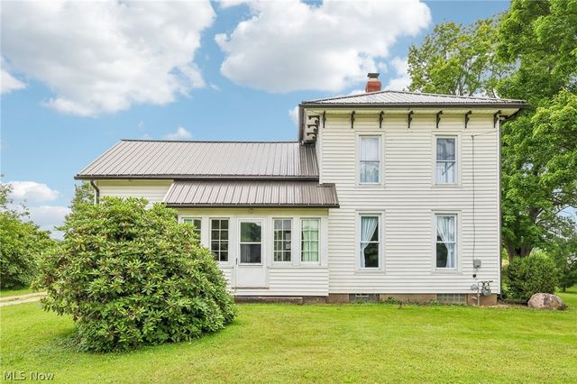 15124 Lake Avenue, Middlefield, OH 44062