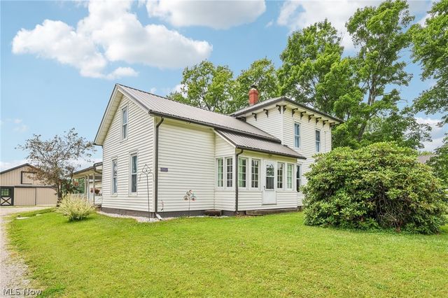 15124 Lake Avenue, Middlefield, OH 44062
