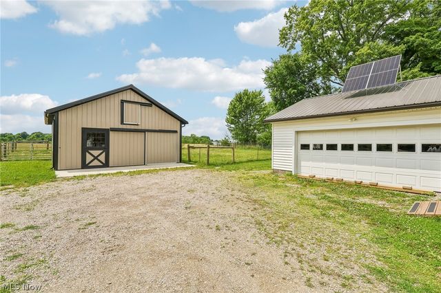 15124 Lake Avenue, Middlefield, OH 44062