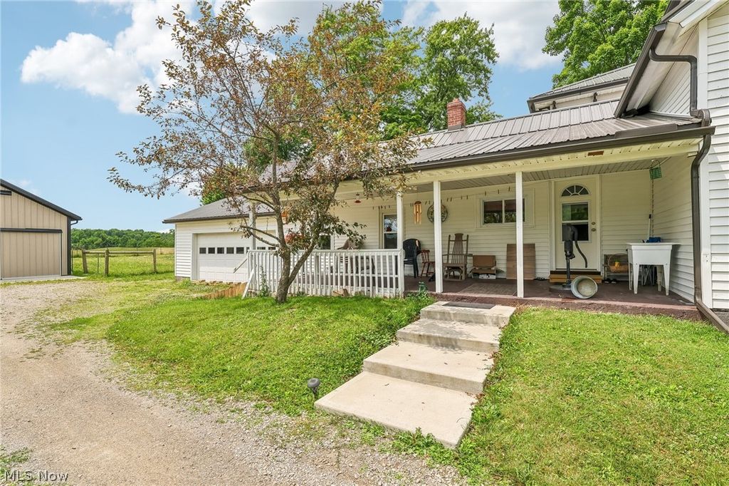 15124 Lake Avenue, Middlefield, OH 44062