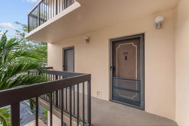 6300 NW 2nd Avenue 201, Boca Raton, FL 33487