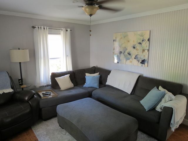 55 Lakeview Street, Leominster, MA 01453