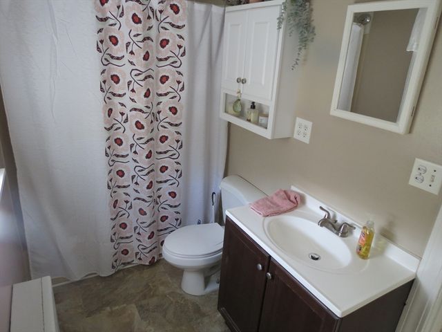 55 Lakeview Street, Leominster, MA 01453