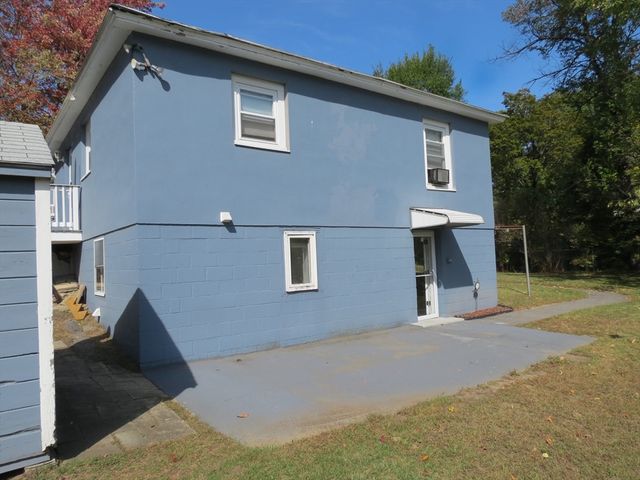 55 Lakeview Street, Leominster, MA 01453