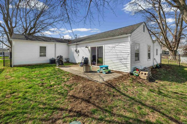 1020 Northfield Drive, Lebanon, IN 46052