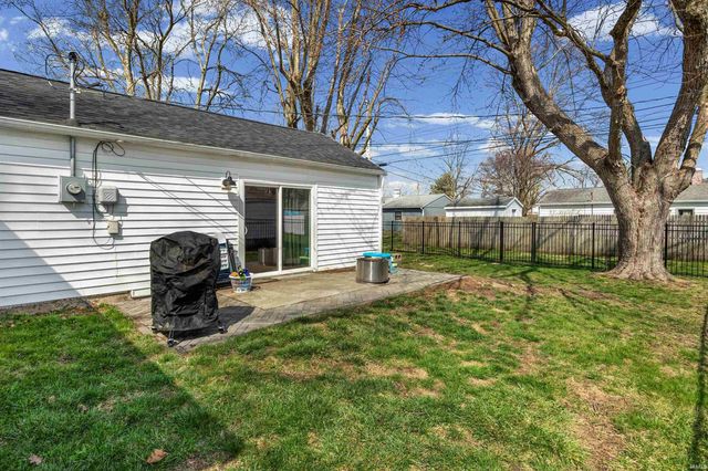 1020 Northfield Drive, Lebanon, IN 46052