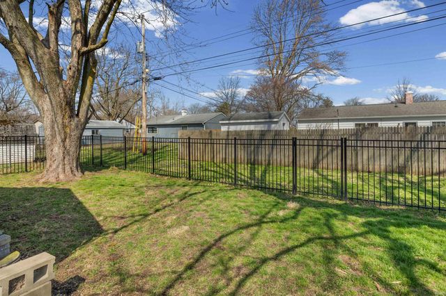 1020 Northfield Drive, Lebanon, IN 46052