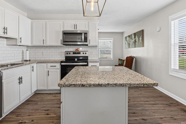 1020 Northfield Drive, Lebanon, IN 46052