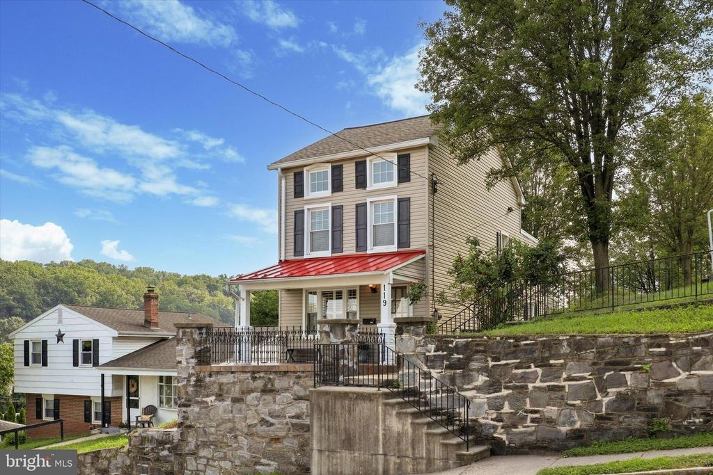 119 CEDAR AVE, Conshohocken, PA 19428