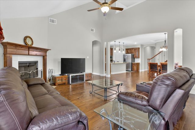2726 Buffalo Run, Burleson, TX 76028