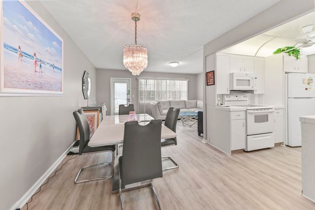 2056 Ainslie D, Boca Raton, FL 33434