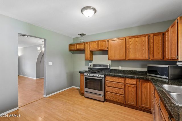 37 W EDGEMONT Avenue, Phoenix, AZ 85003