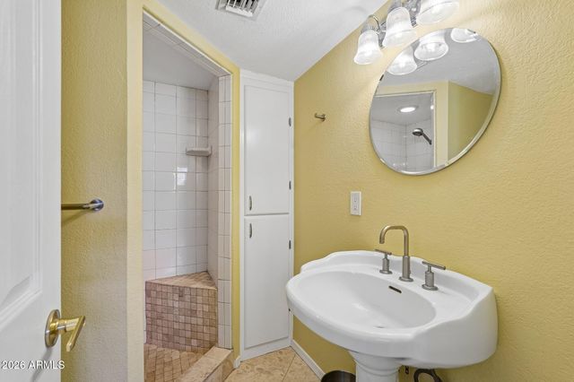 37 W EDGEMONT Avenue, Phoenix, AZ 85003