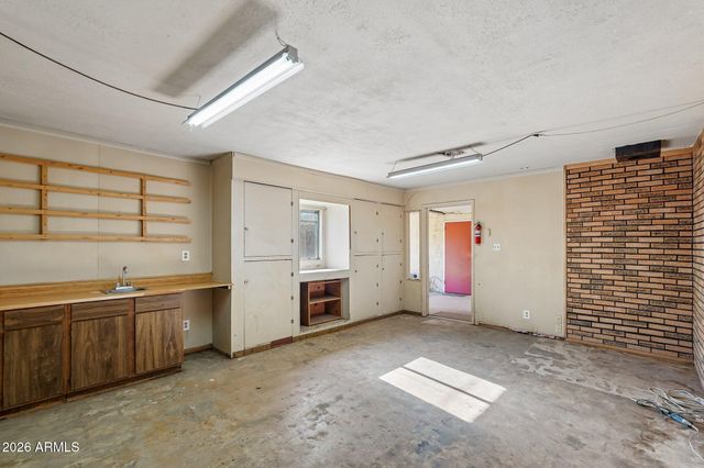 37 W EDGEMONT Avenue, Phoenix, AZ 85003