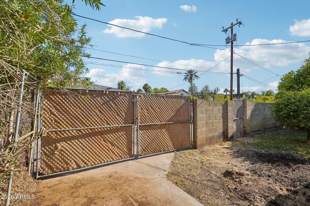 37 W EDGEMONT Avenue, Phoenix, AZ 85003