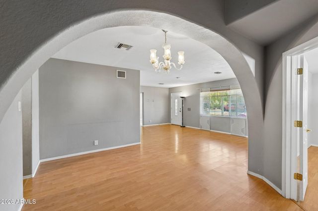 37 W EDGEMONT Avenue, Phoenix, AZ 85003