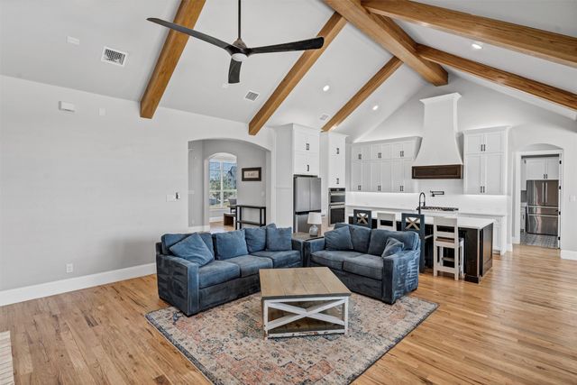 413 Venadito Drive, Godley, TX 76044