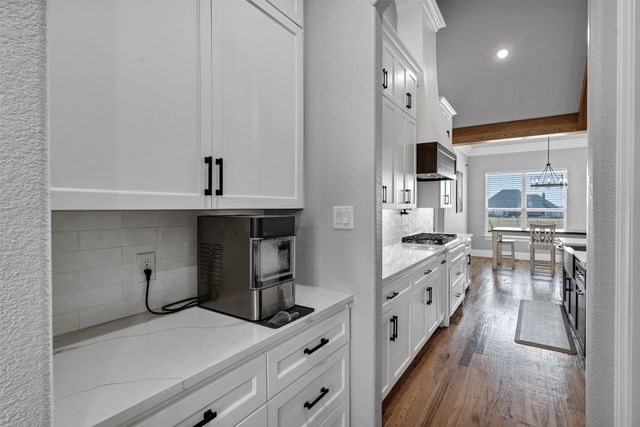 413 Venadito Drive, Godley, TX 76044