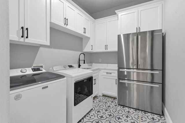 413 Venadito Drive, Godley, TX 76044