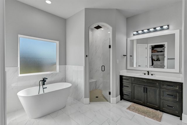 413 Venadito Drive, Godley, TX 76044