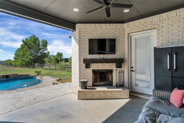 413 Venadito Drive, Godley, TX 76044