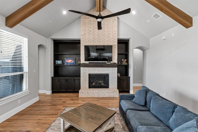413 Venadito Drive, Godley, TX 76044